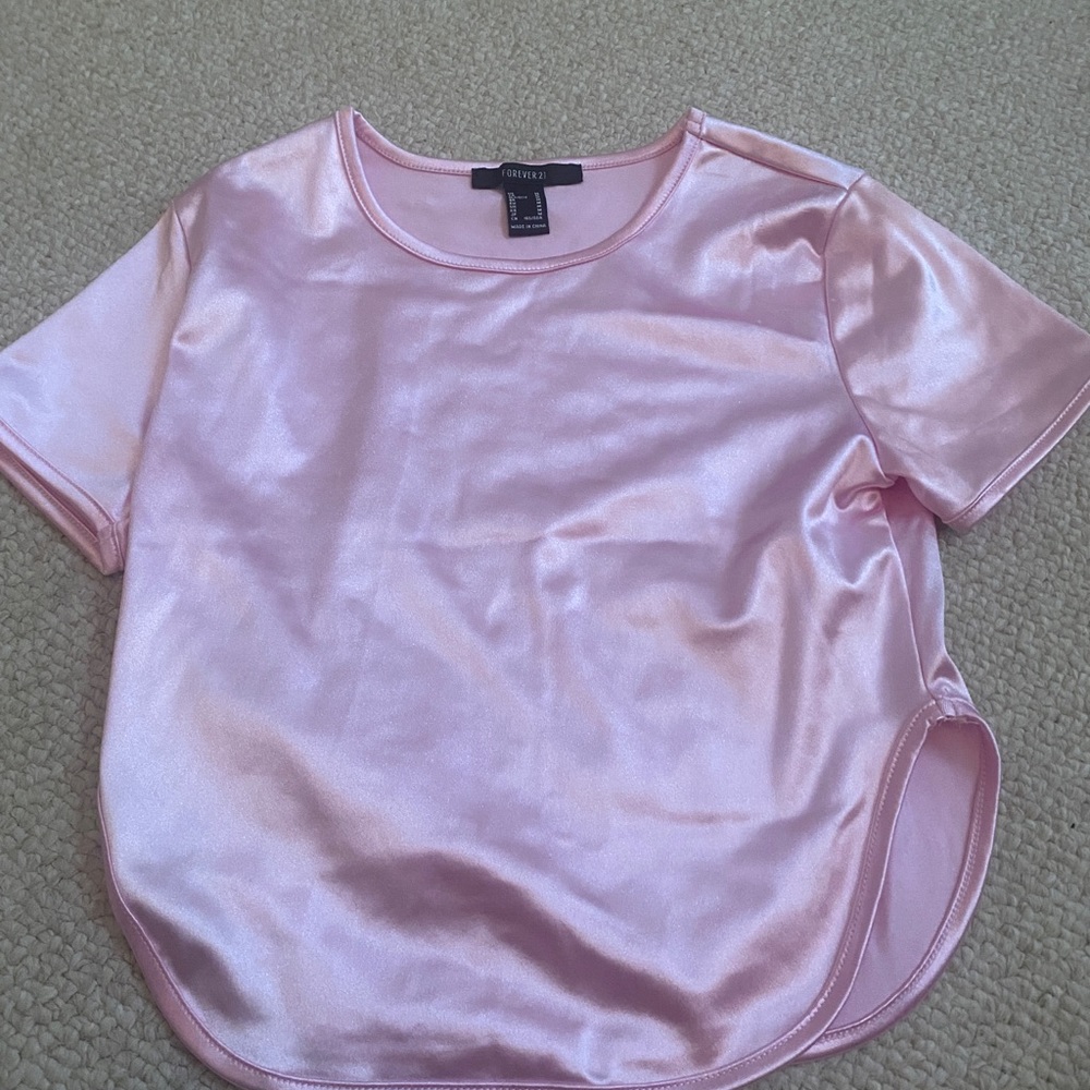 pink top